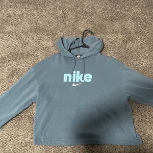 nike sweatshirt